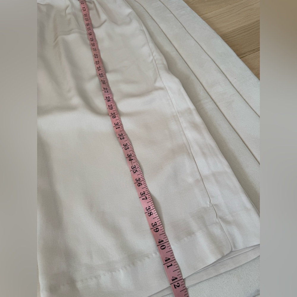 Women’s Banana Republic Wide Leg Satin Cream Pants, size 4 - Picture 10 of 10